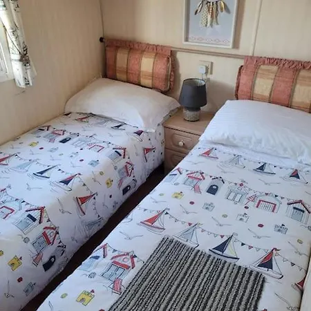 Caravan At Harbour House Moelfre Exterior photo
